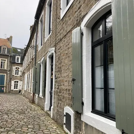 La Maison D'hautefeuille Ferienhaus